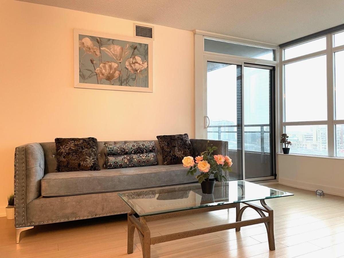 Three-Bedroom Condo With Free Parking Nearby Cn Tower With Lake View Toronto Kültér fotó