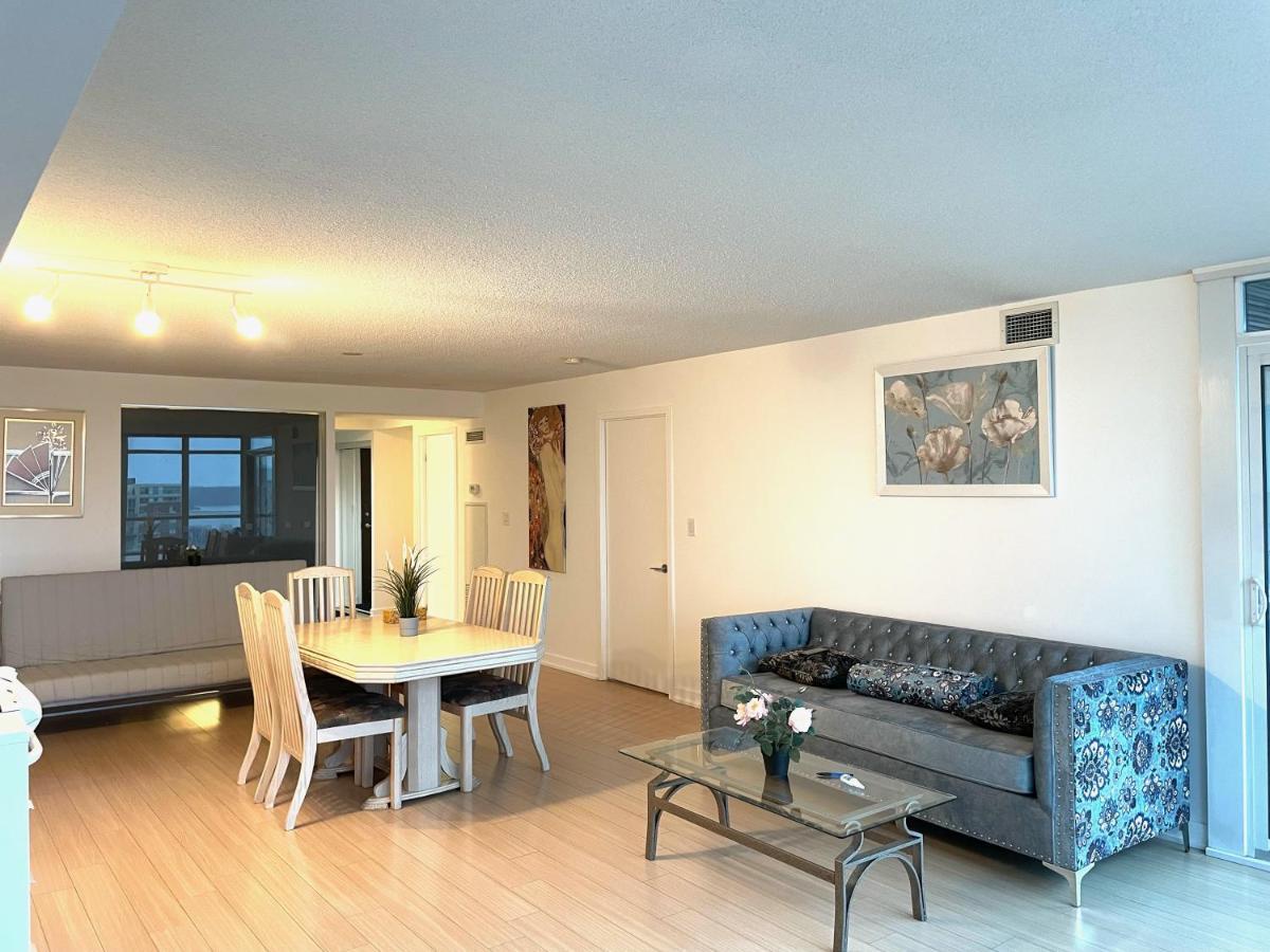 Three-Bedroom Condo With Free Parking Nearby Cn Tower With Lake View Toronto Kültér fotó