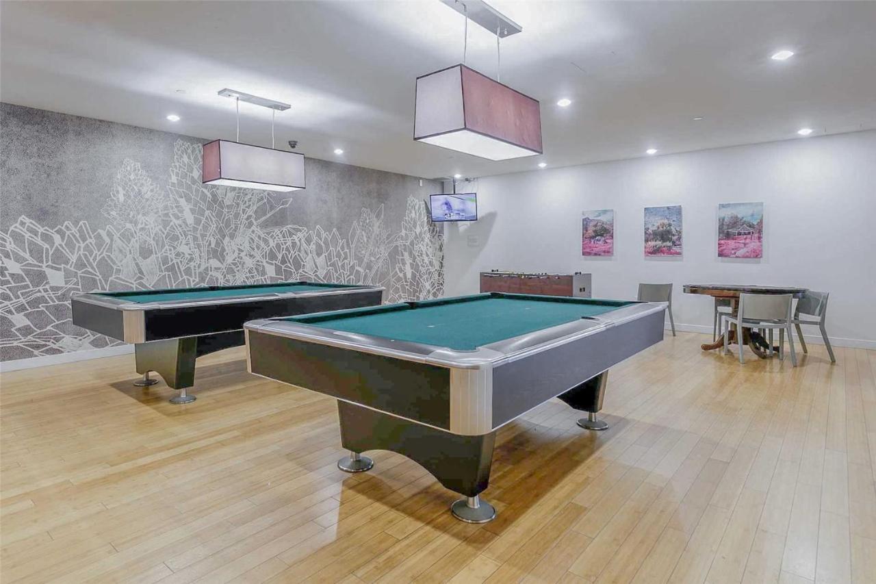 Three-Bedroom Condo With Free Parking Nearby Cn Tower With Lake View Toronto Kültér fotó