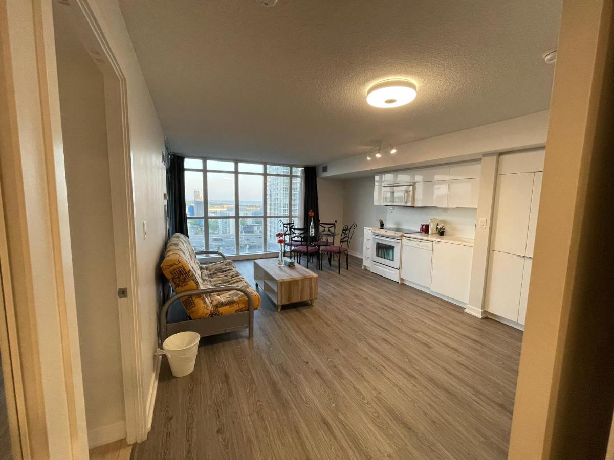 Three-Bedroom Condo With Free Parking Nearby Cn Tower With Lake View Toronto Kültér fotó